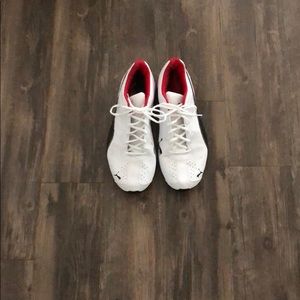 Men’s puma sneakers